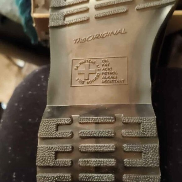 BLACK, not brownish as my phone makes it on pictures. Excellent condition, just - Picture 5 of 9